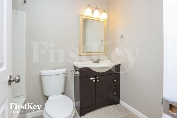 Building Photo - 3215 Heatherside Dr