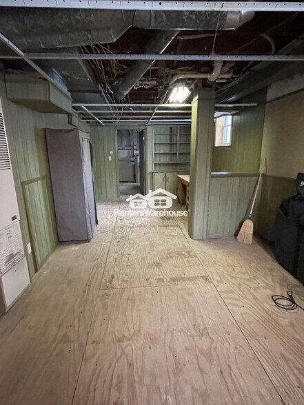 Building Photo - 826 1st St NW