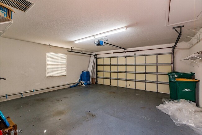 Building Photo - 6032 Towncenter Cir