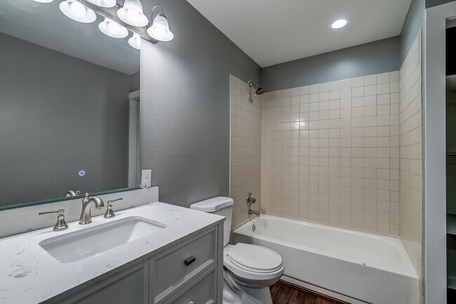 Building Photo - Beautiful, Spacious 4-bedroom home in Ferndale!