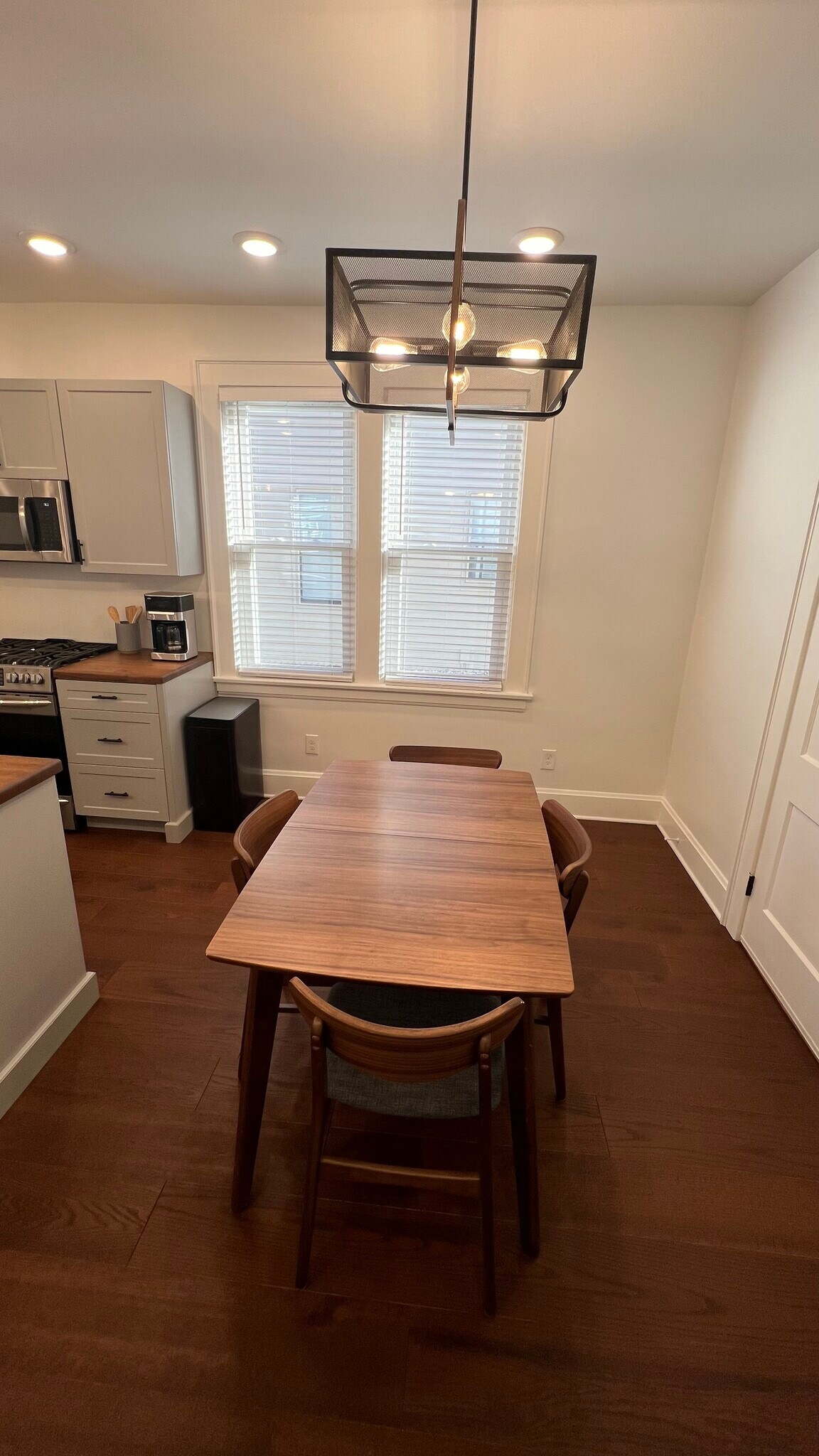 Building Photo - 3044 Minot Ave