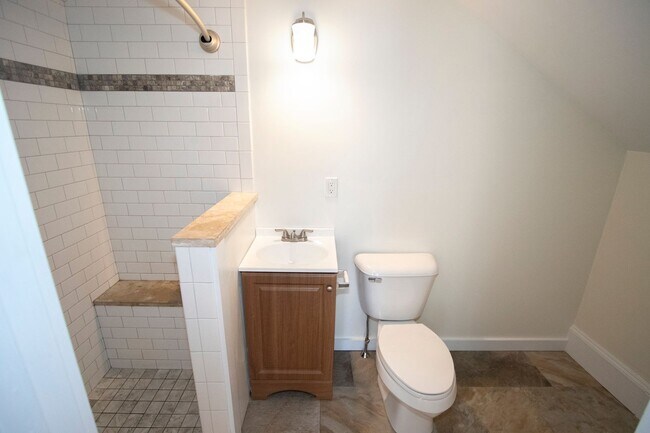 Building Photo - 85 Belknap St