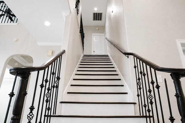 Building Photo - 3906 Lakeridge Canyon Dr