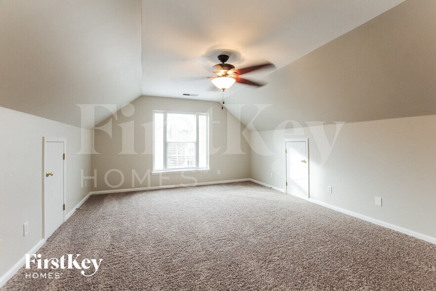 Building Photo - 924 Clearbrook Rd