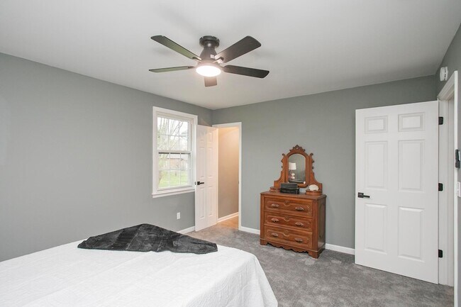 Building Photo - 712 Stewart Valley Dr