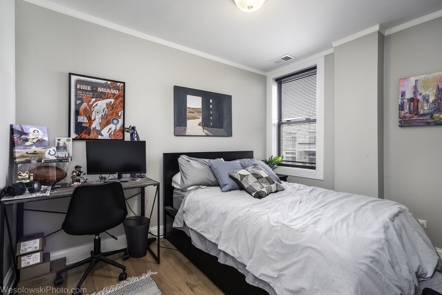 Bedroom - 4144 N Sheridan Rd