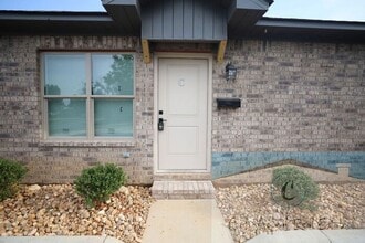 Building Photo - Brand new construction 2 bed 1 bath apartment - includes utlities, washer and dryer!!