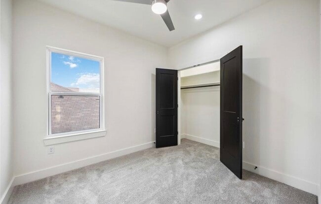 Building Photo - 7980 Angus St