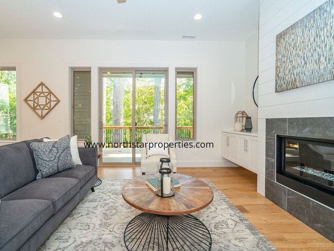 Building Photo - Tranquil Elevated Design in Tigard