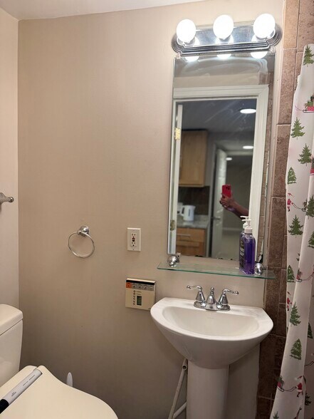Building Photo - 5708 Wilson Ln