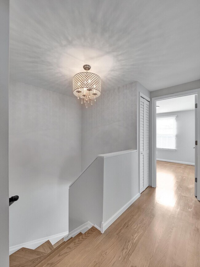 Building Photo - 41705 Broquet Dr