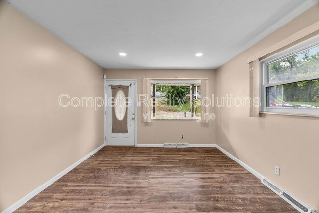 Building Photo - 7219 Harney Ave