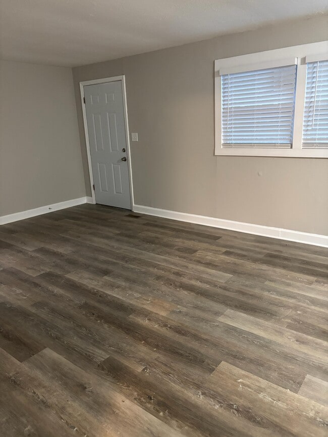 Building Photo - 3881 Spencer Cir