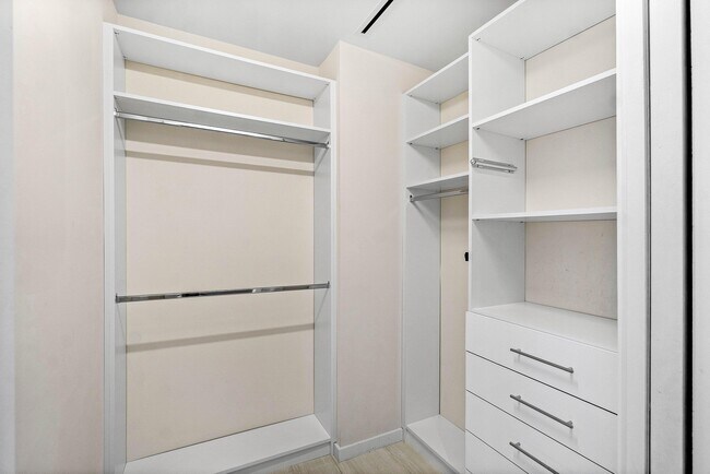 Building Photo - 200 SE Mizner Blvd