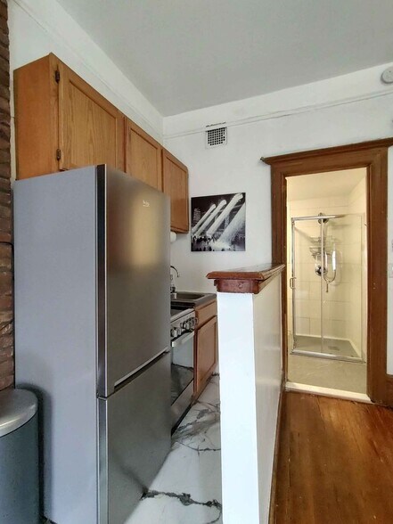 Building Photo - 556 W 161st St