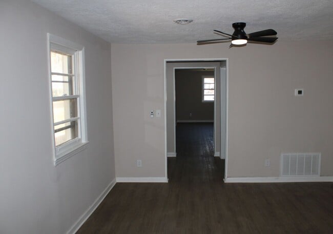 Building Photo - For Rent 3 Bedroom 2 Bath W/ Flex Space In South Aiken