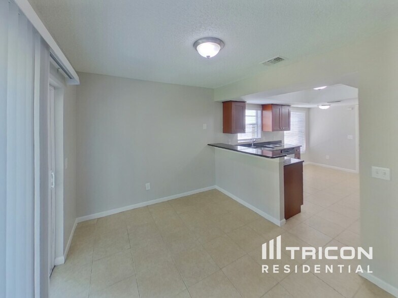 Building Photo - 4013 Forecast Dr