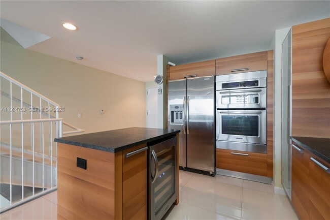 Building Photo - 2950 NE 188th St