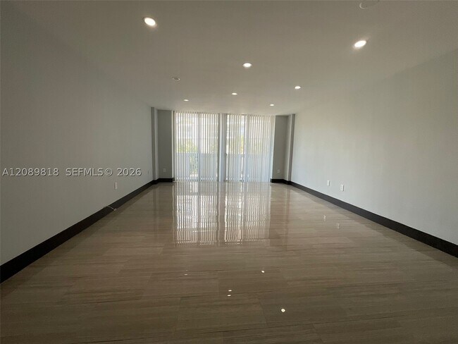 Building Photo - 800 West Dr