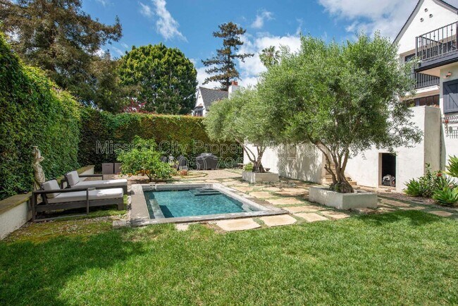 Building Photo - 857 Cheltenham Rd