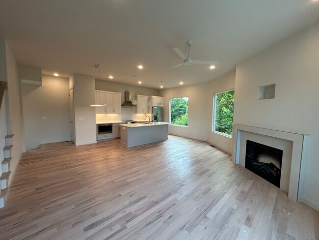 Building Photo - Amazing New Construction North Nashville!