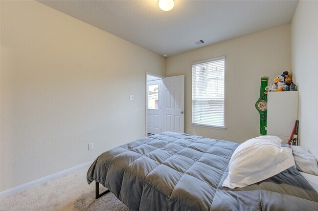 Building Photo - 3330 Madison Elm St