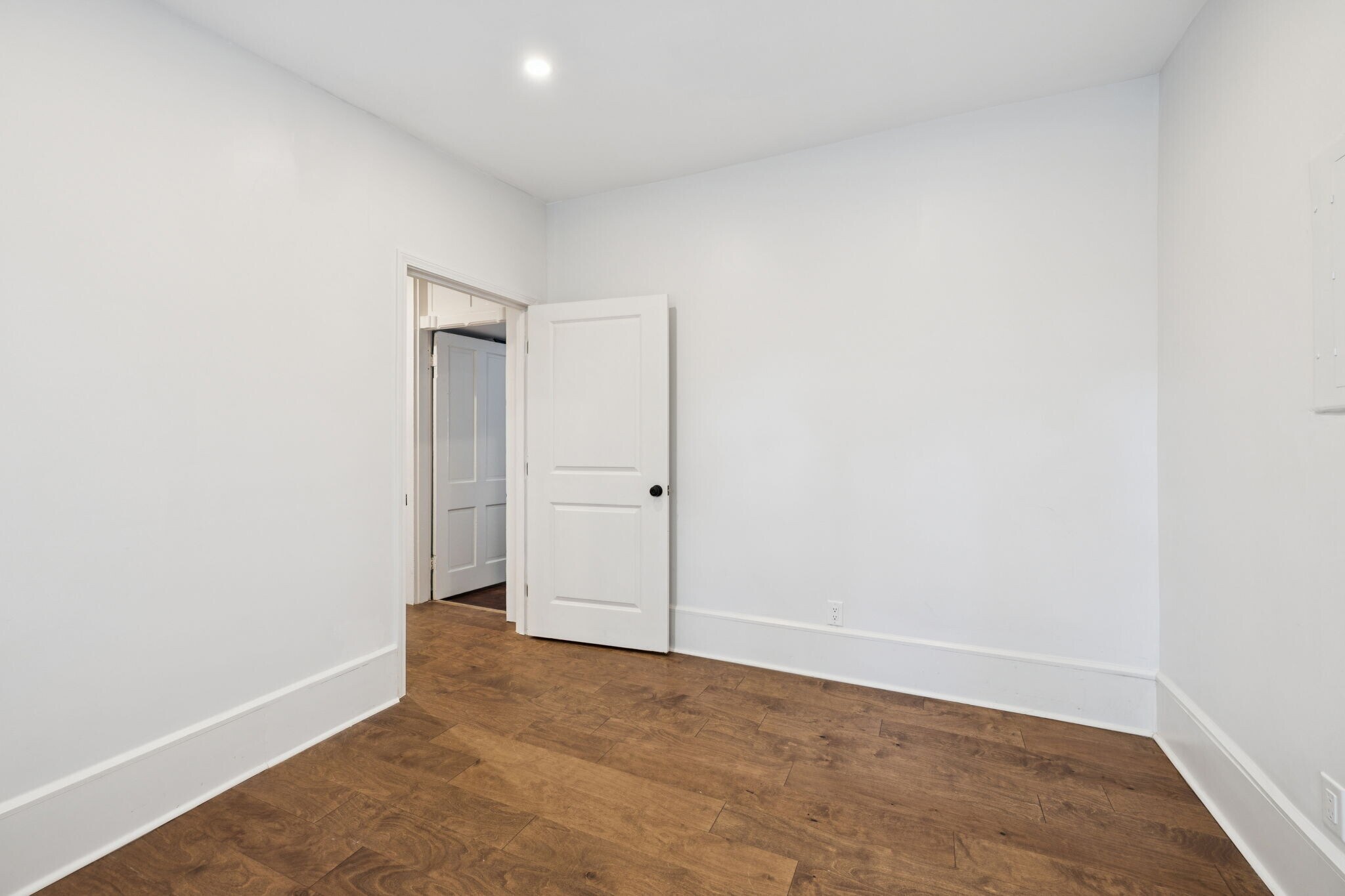 Building Photo - 911 S High St