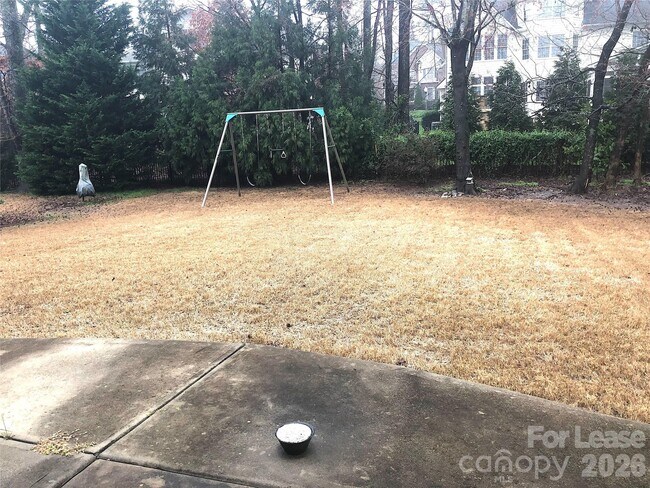 Building Photo - 9525 Oswald Ln