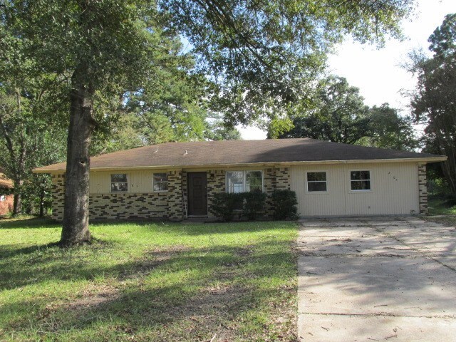 Primary Photo - 2105 Bush Dr