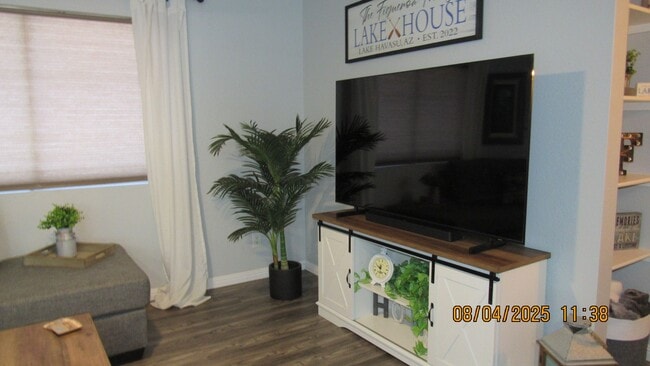Building Photo - 2 Bedroom 2 bathroom Boat Deep Furnished Home