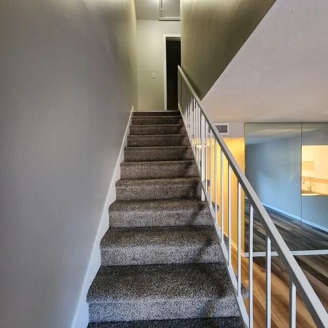 Building Photo - NEW PRICE! NEW UPDATES, YOU CANNOT BEAT THIS ONE!