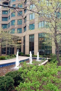 Building Photo - 400 N La Salle Dr