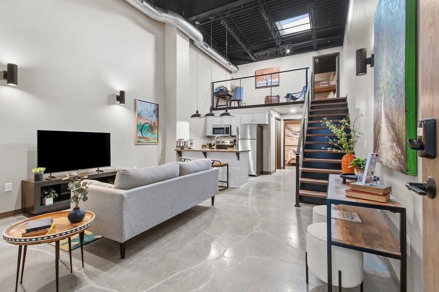 Building Photo - City Center Lofts