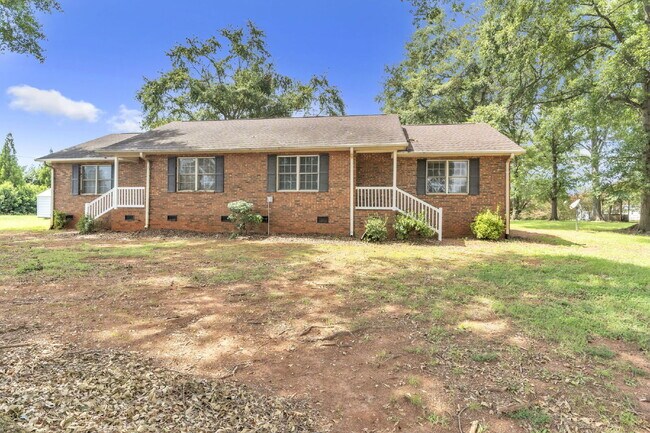 Building Photo - Discover Comfort and Convenience! Prime Bo...