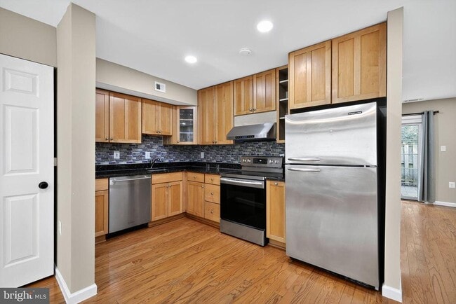 Building Photo - 680 Azalea Dr