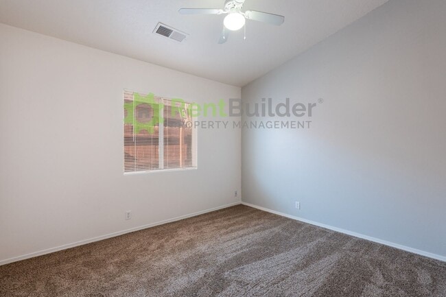 Building Photo - WOW, MOVE IN SPECIAL. $999.00 FIRST FULL MONTHS RENT!! FULLY RENOVATED HOME