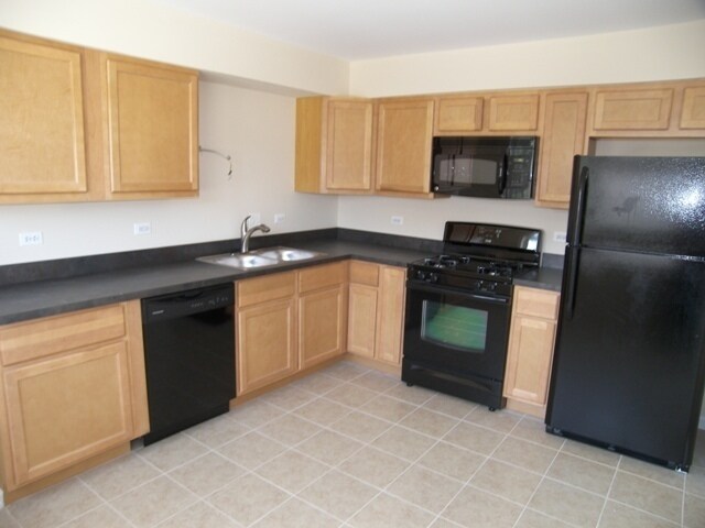 Kitchen - 1536 S Mannheim Rd