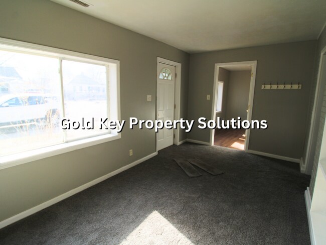 Building Photo - MEADOWBROOK AREA 2 BR 1 BA House with Central Air and Bonus Room (NO SECTION 8)