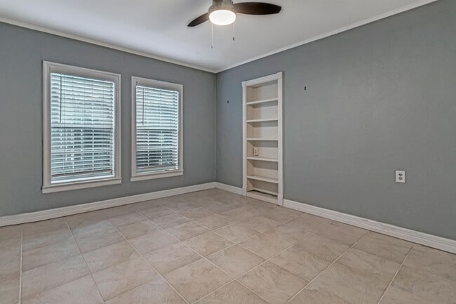 Building Photo - 3-BEDROOM IN ALAMO HEIGHTS W/ POOL