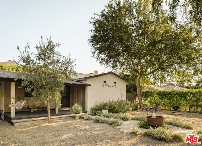 Building Photo - 11476 La Maida St