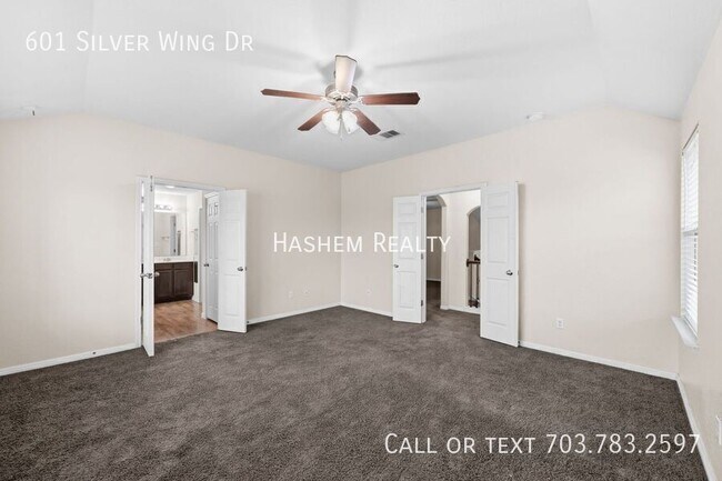 Building Photo - 601 Silver Wing Dr