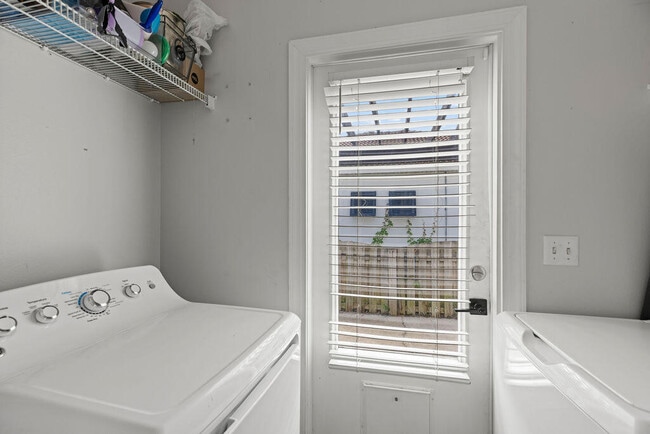 Building Photo - 97 Mantero Way