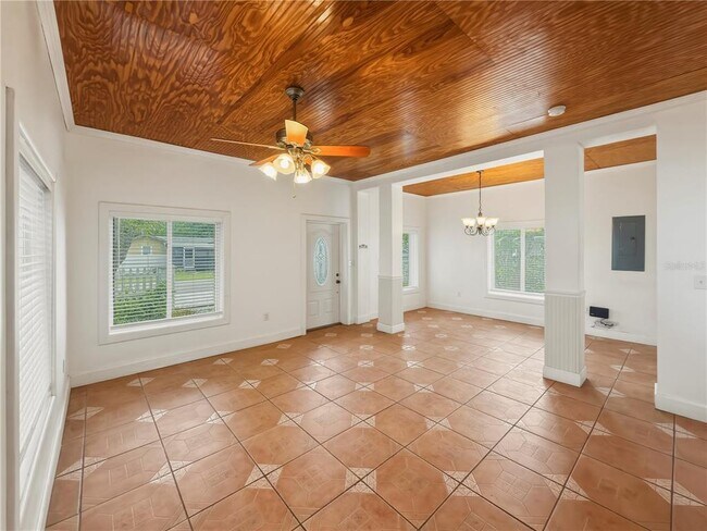 Building Photo - 211 E 131st Ave