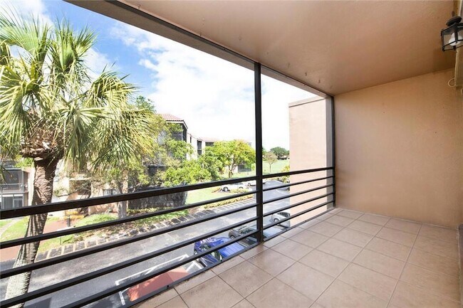 Building Photo - 4000 N Hills Dr