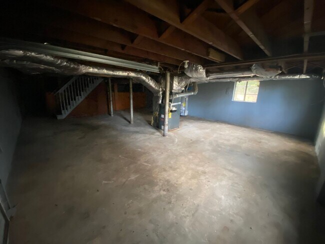 Building Photo - October Special!! Reduced Rent! Move In special- First Months Rent Free! Terms Apply! Call Today~