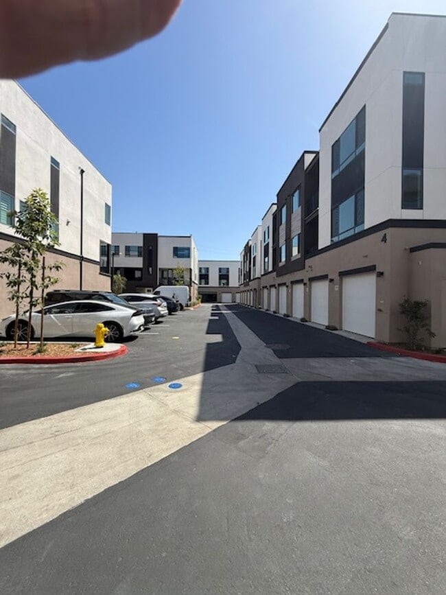 Building Photo - BEAUTIFUL BRAND NEW TOWNHOME IN STANTON FOR LEASE