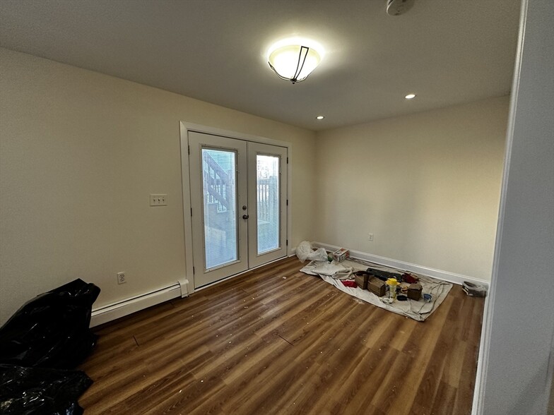 Building Photo - 305 Princeton St