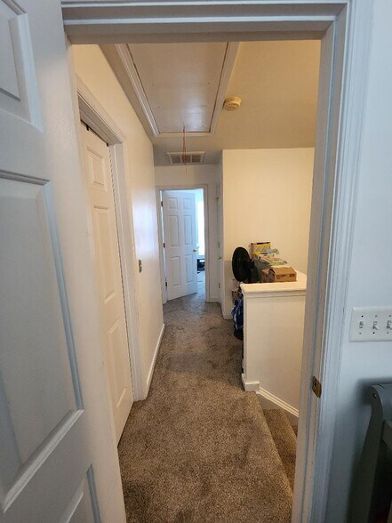 Upstairs Hallway - 4205 Riding Place Rd
