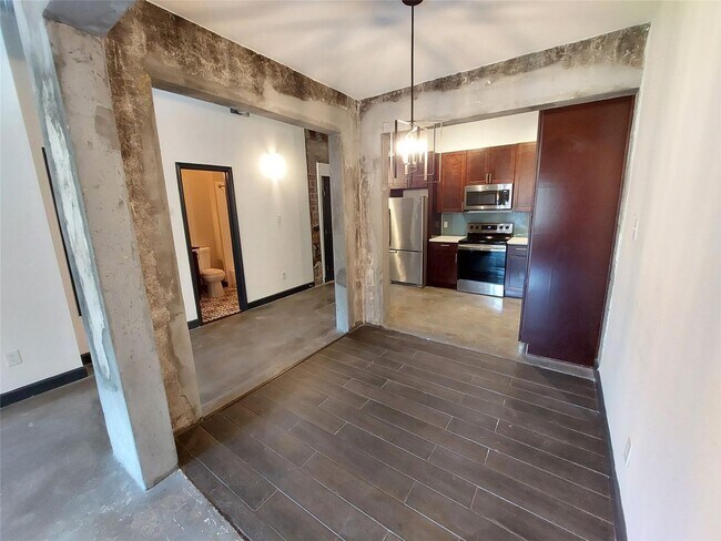 Building Photo - 6819 Avenue C