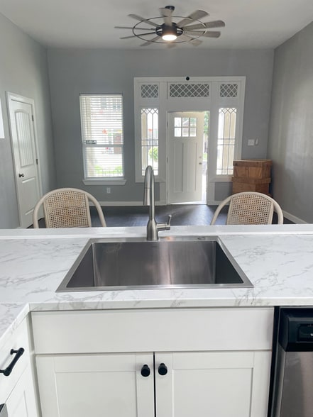 Building Photo - 638 W Elmira St